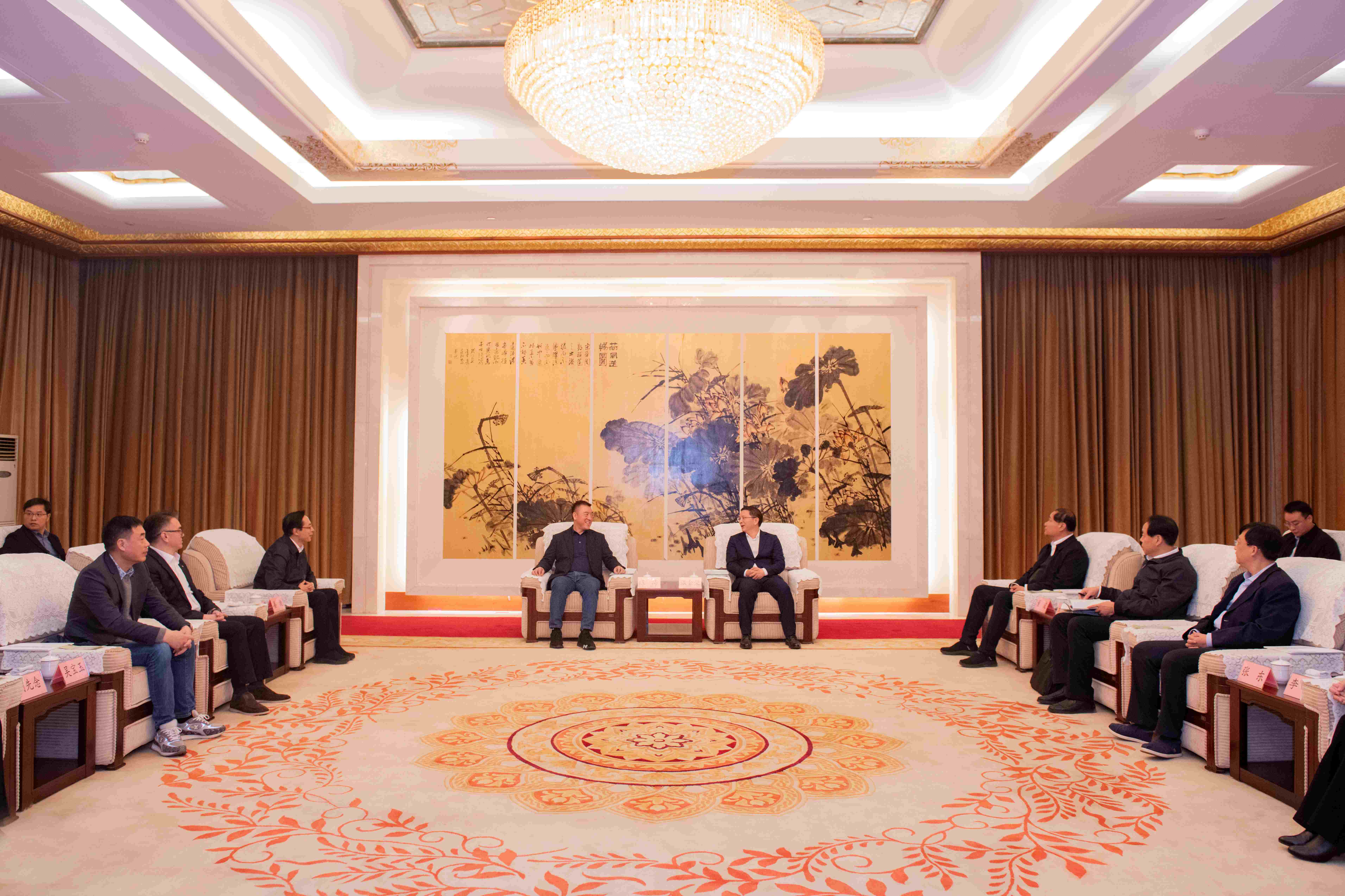 尊龙凯时科技董事长陈涛向导深圳市和惠州市企业家前往济宁市考察交流 